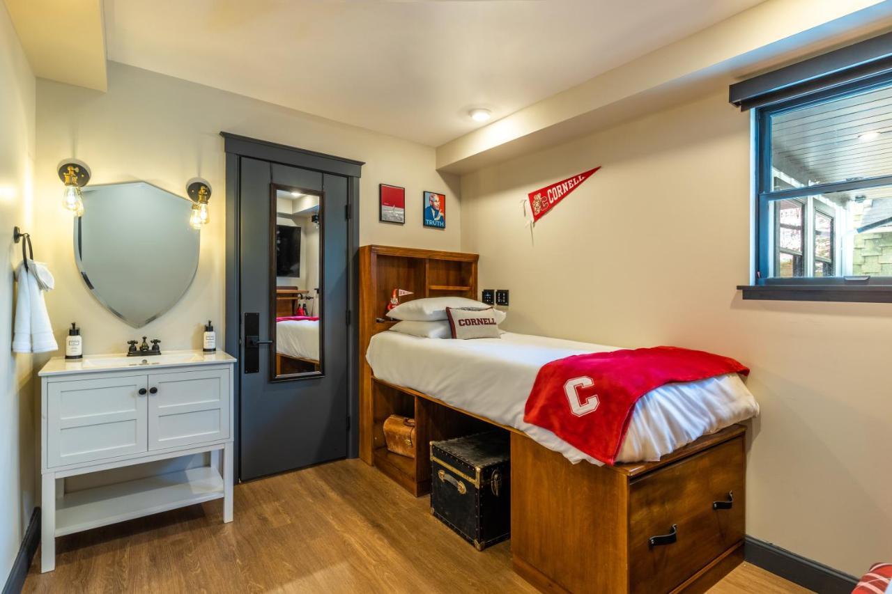 The Dorm Hotel Ithaca Esterno foto